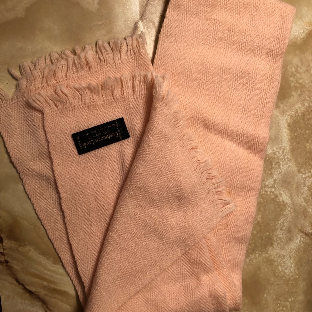 Ladies scarf - Picture 2 of 3